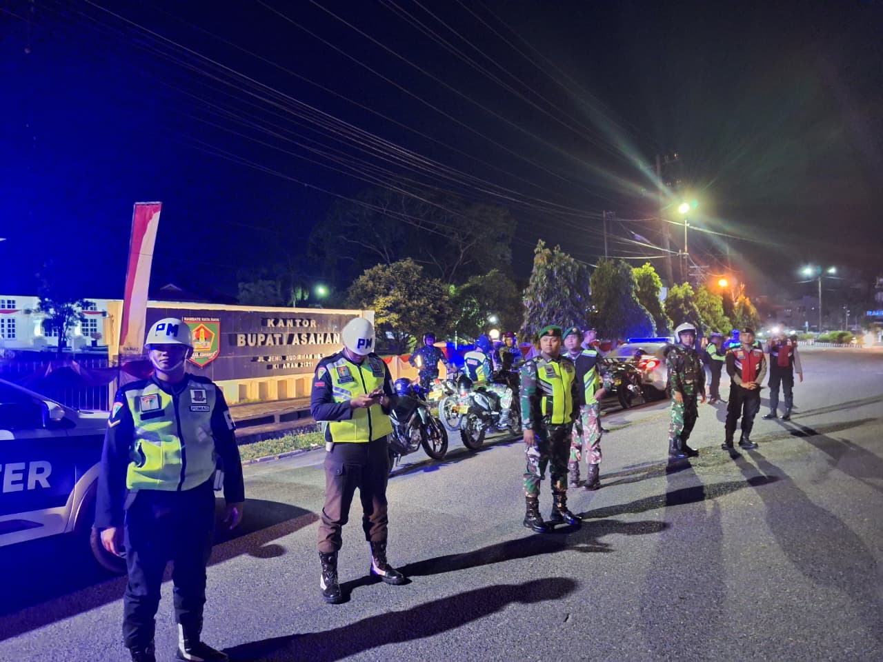 POLRES ASAHAN BERSAMA TNI DAN SAT POL PP GELAR PATROLI GABUNGAN SKALA BESAR CEGAH GANGGUAN KAMTIBMAS