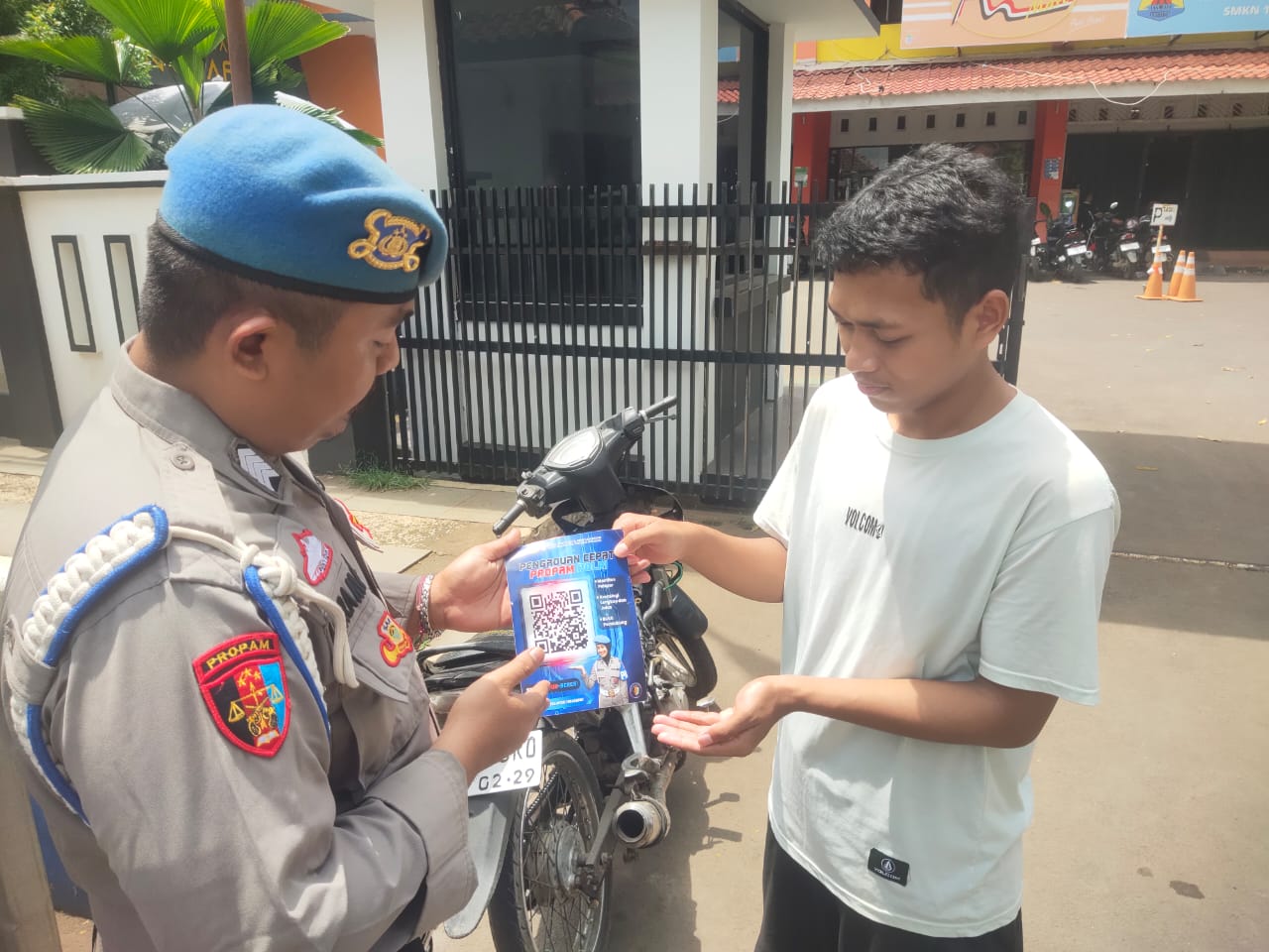 Propam Polres Subang Gelar Sosialisasi QR Yanduan Propam Polri